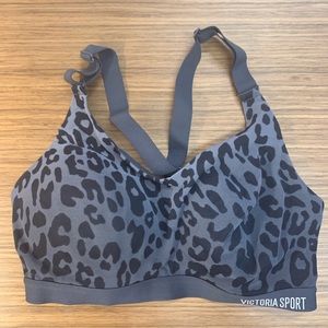 Victoria Sport Incredible Lightweight Sports Bra